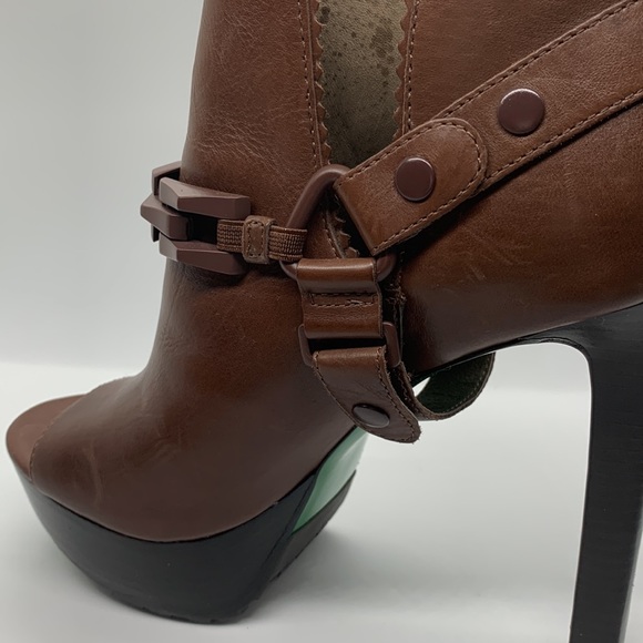 Lisa for Donald J. Pliner | size 7 | platform heels w/ straps & green soles - Picture 14 of 16